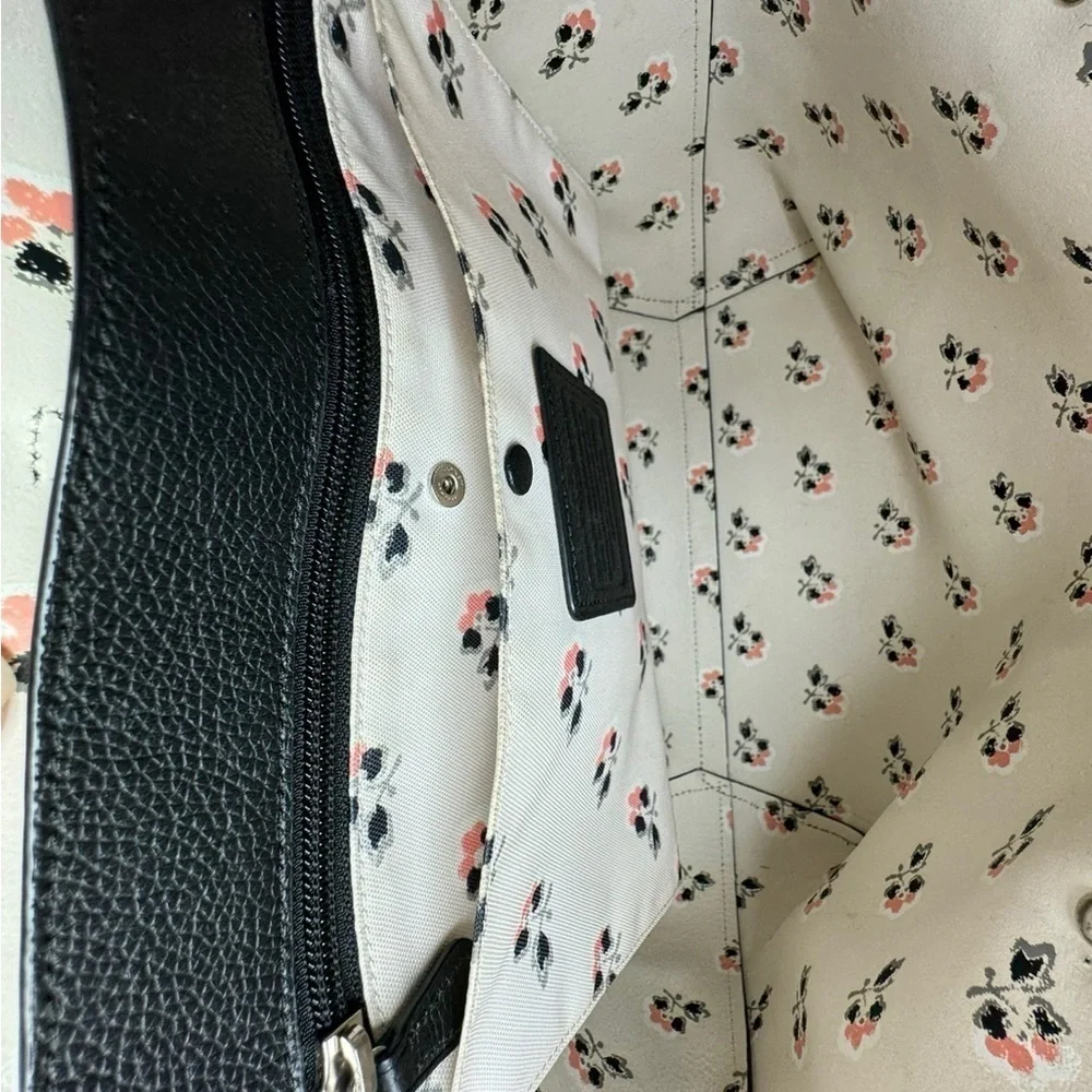 COACH MARKET TOTE IN BLACK PEBBLE LEATHER F36358 BRAMBLE CHALK FLORAL BAG